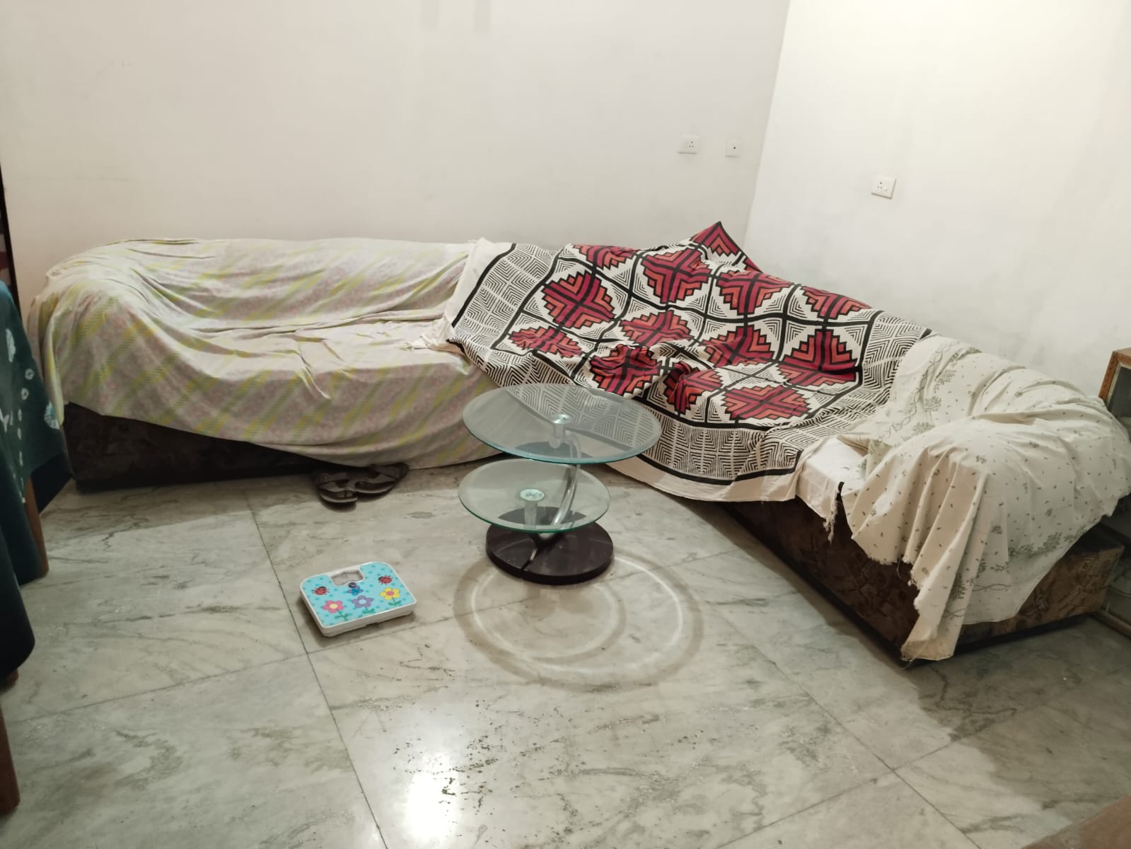 2BHK house is available for rent in South City, Raebareli Road,