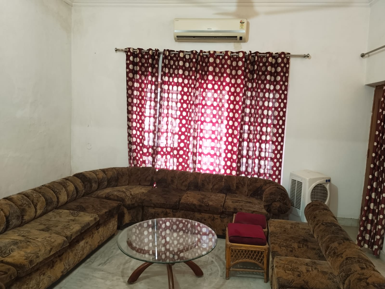 2BHK house is available for rent in South City, Raebareli Road,