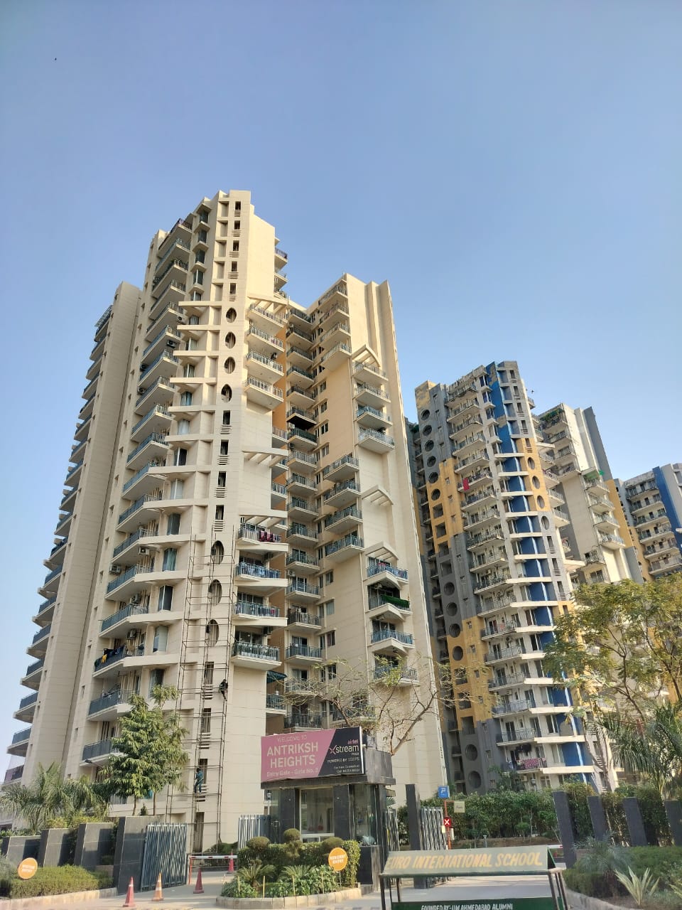 2BHK flat for rent with covered parking (semi-furnished)