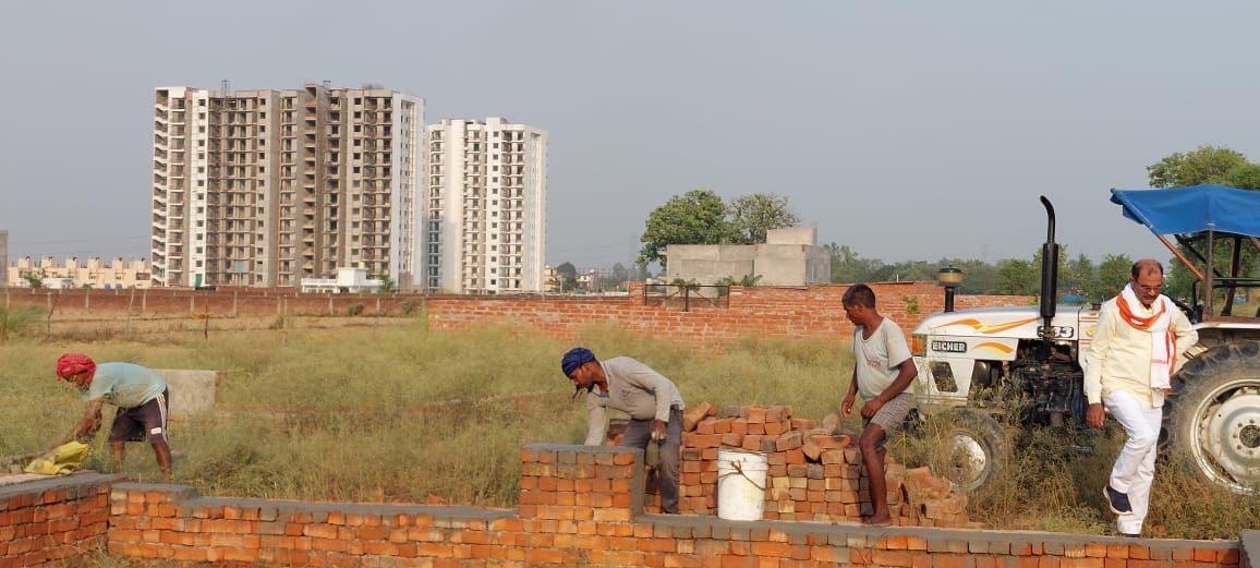 Alakhnanda Phase-3 Near Kutumb Excella