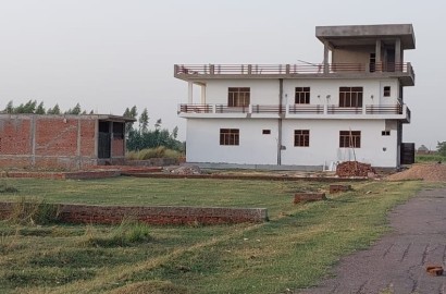 Alakhnanda Phase-3 Near Kutumb Excella