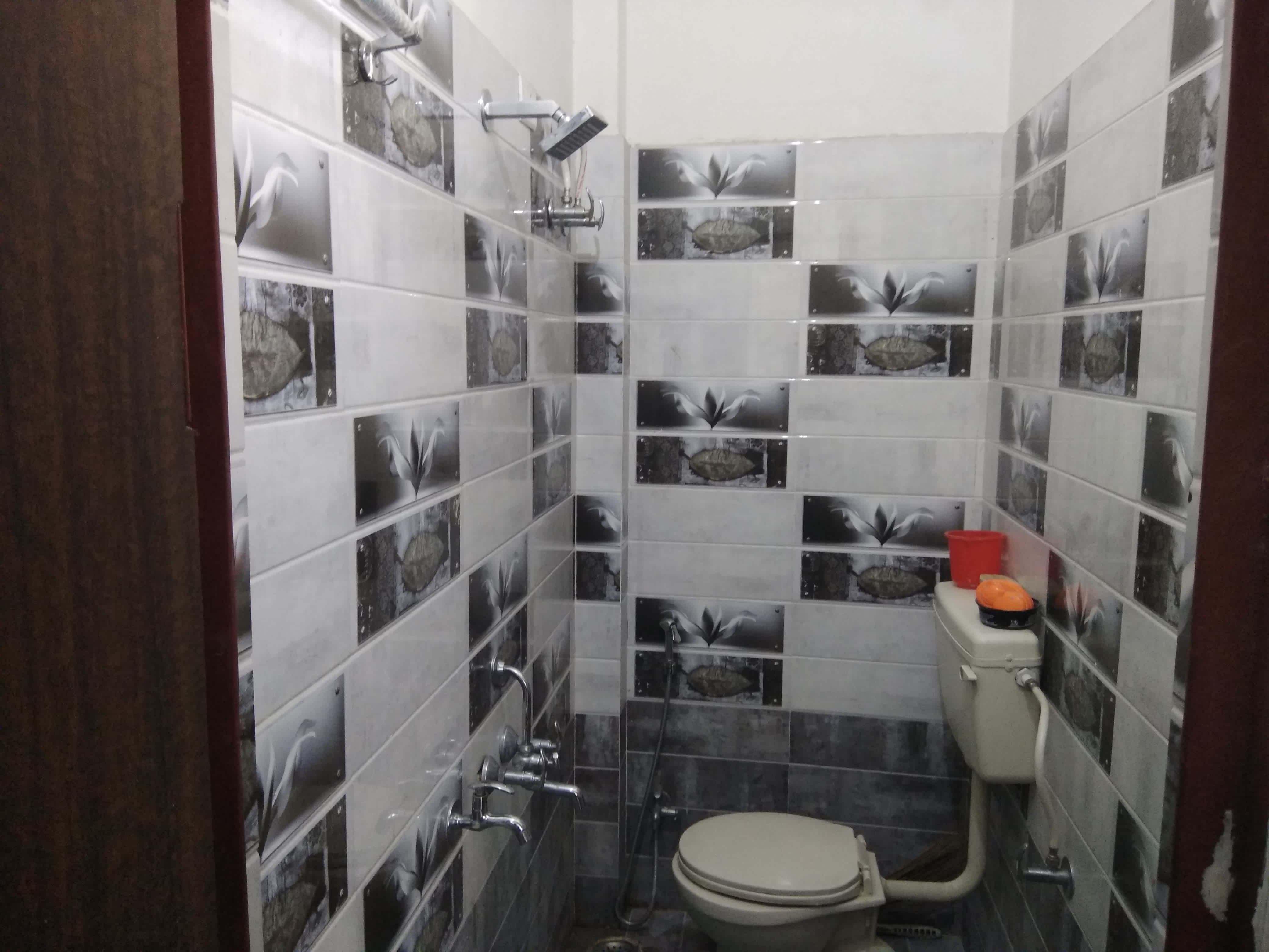 1 BHK for rent in Vineet khand 6