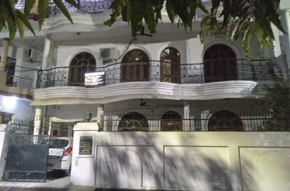 Double story house for sale in Patrakarpuram, Gomti Nagar, Lucknow.