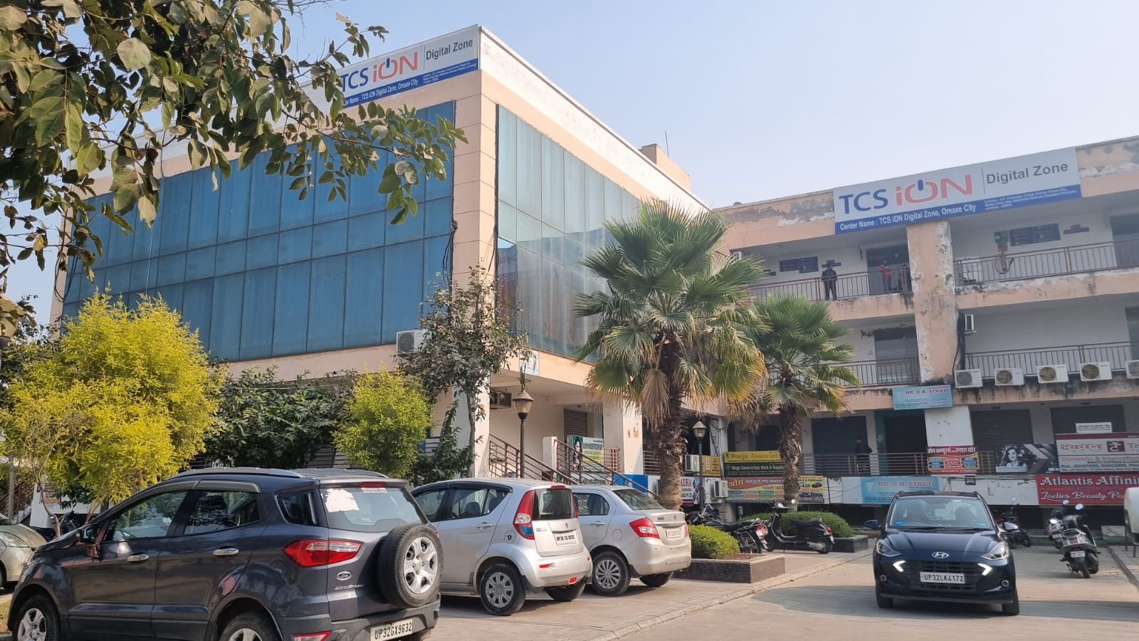 Big Commercial Space Available for Lease Near Shaheed Path, Lucknow