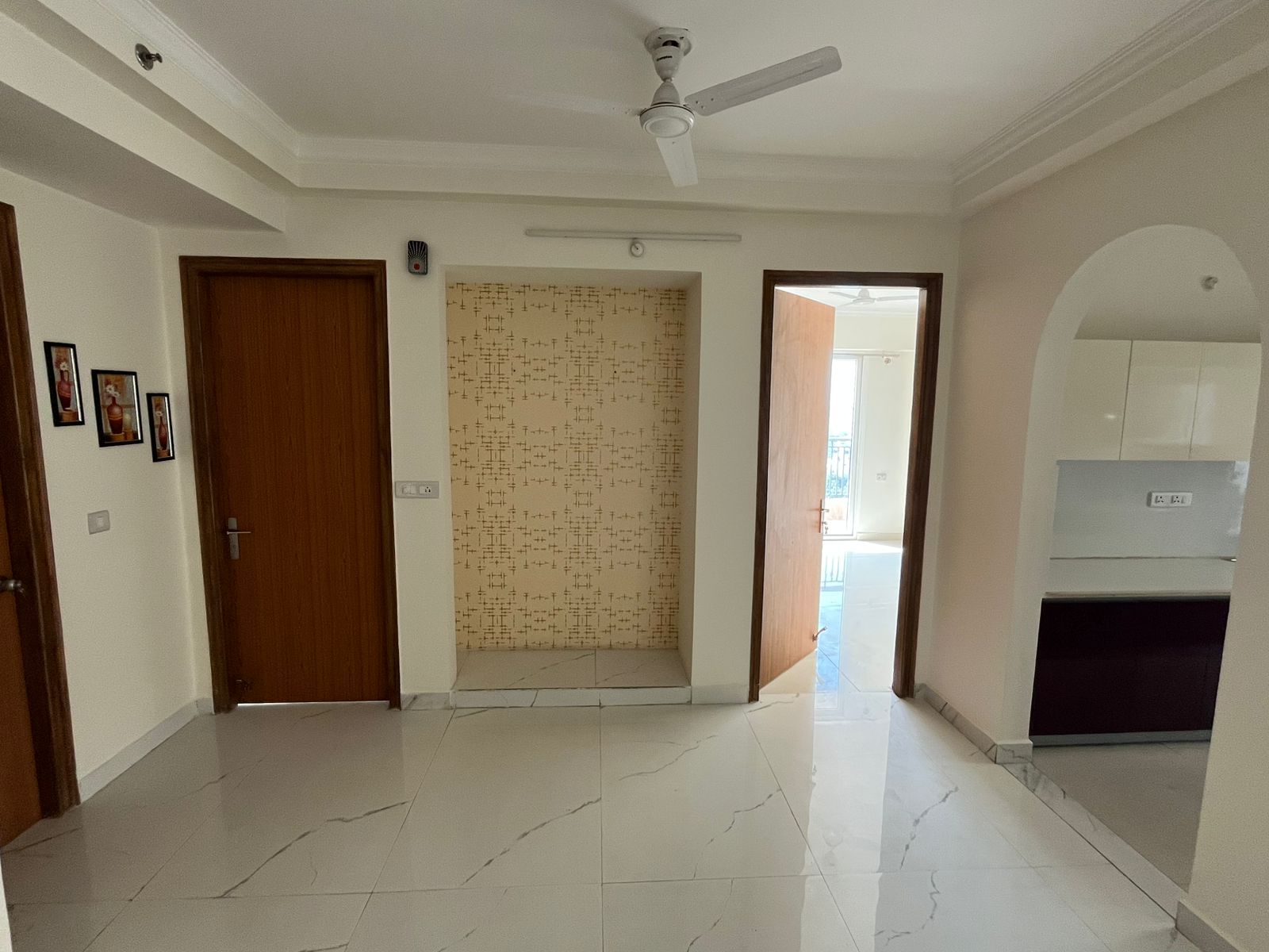 Spacious 3BHK (3T) Flat for Rent in Rohit Heights, Gomti Nagar Extension