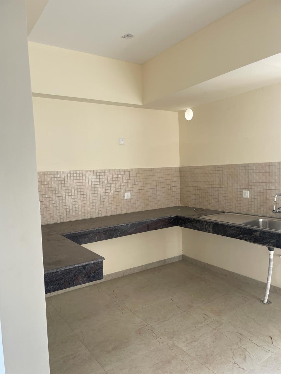 3 BHK Flats for Resale in Experion Capital, Vibhuti Khand: Luxury Living in Lucknow