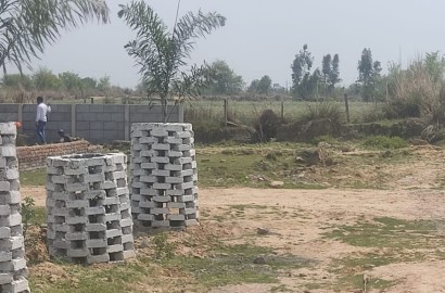 Best location plot sultanpur road behind HCL