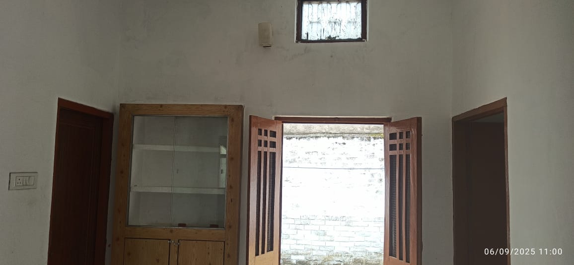 2BHK Independent Floor for rent to Government, PSU, Bank and Corporate employees only with small family