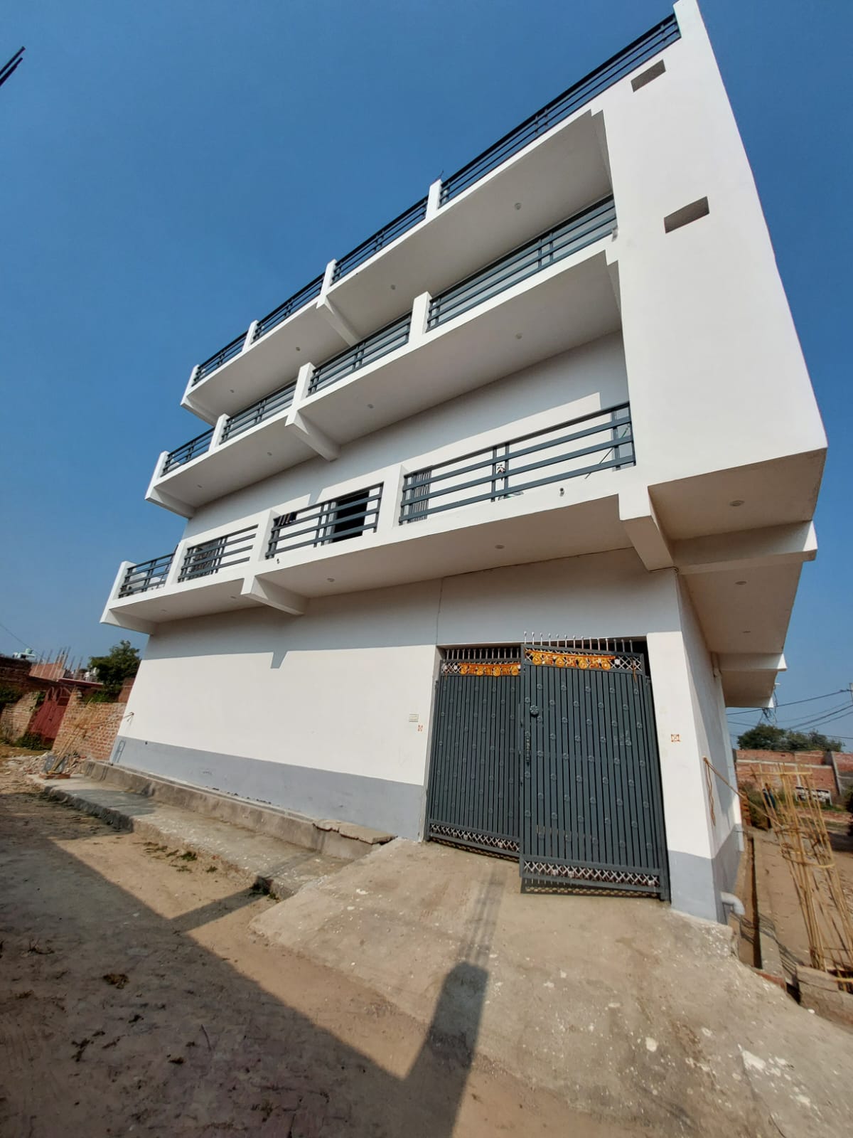 Spacious Home + Warehouse for Rent / Lease – Ideal for Business & Living