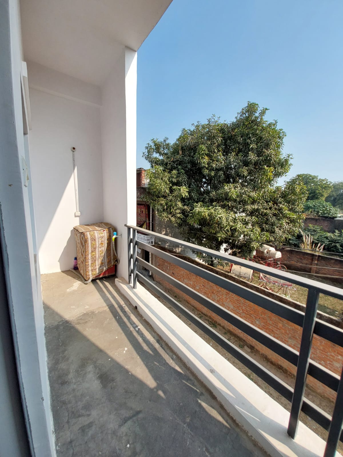 Spacious Home + Warehouse for Rent / Lease – Ideal for Business & Living