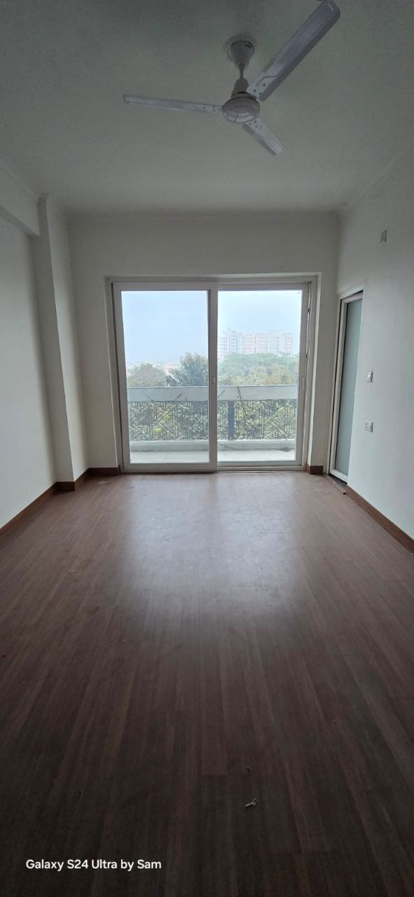 3-BHK Flat-Surat Residency-Vridavan Yojna, Shaheed Path