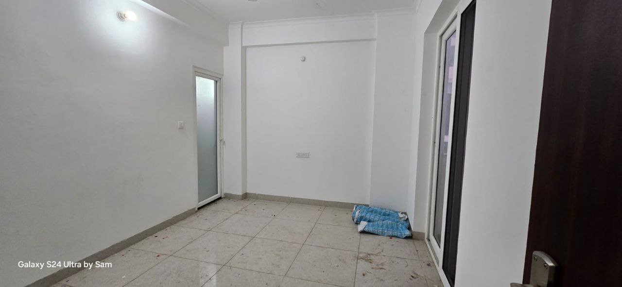 3-BHK Flat-Surat Residency-Vridavan Yojna, Shaheed Path