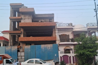 Premium Commercial Space for Lease/Rent in Vikas Nagar Lucknow