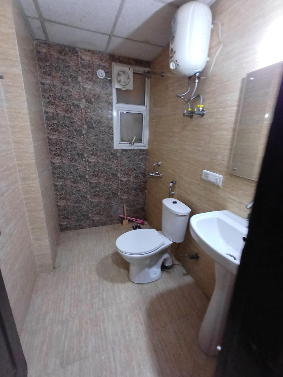 Fully Furnished Ground Floor Flats for Rent in Omaxe R2, Lucknow