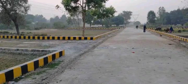 Plots for sale near Amausi Airport in Lucknow, located on Kanpur Road and Krishna Nagar.