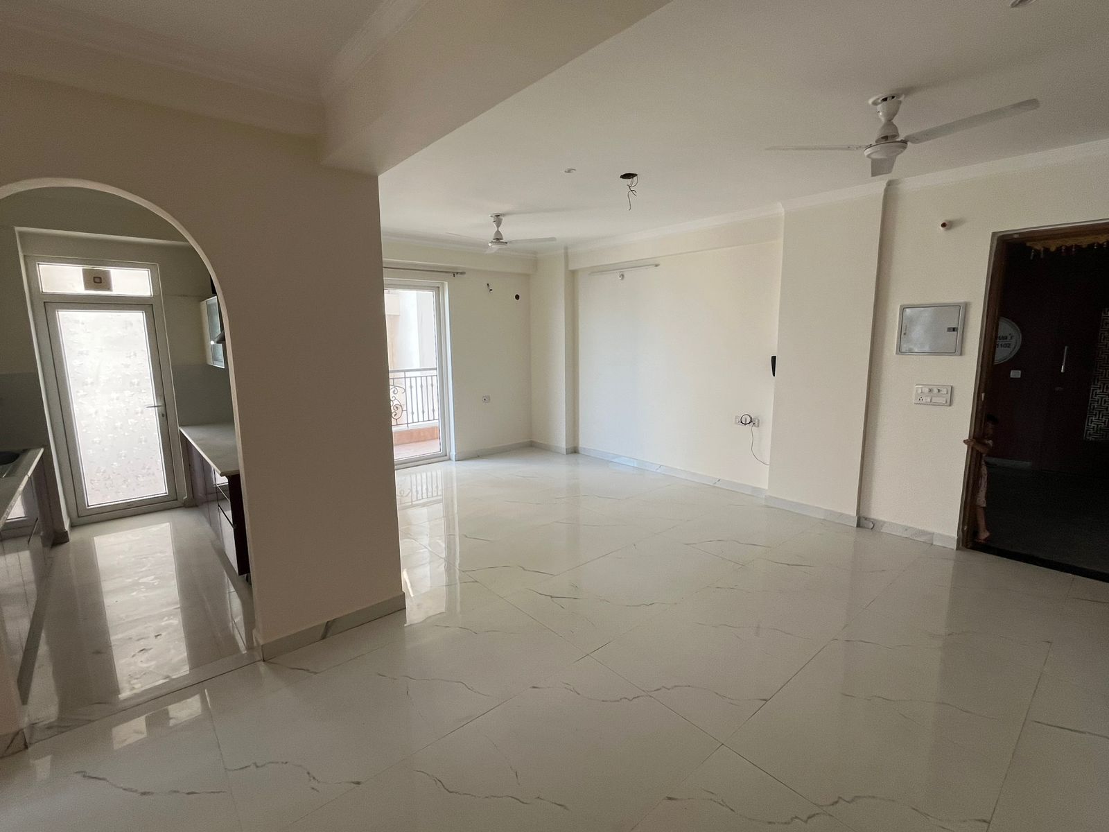 Spacious 3BHK (3T) Flat for Rent in Rohit Heights, Gomti Nagar Extension